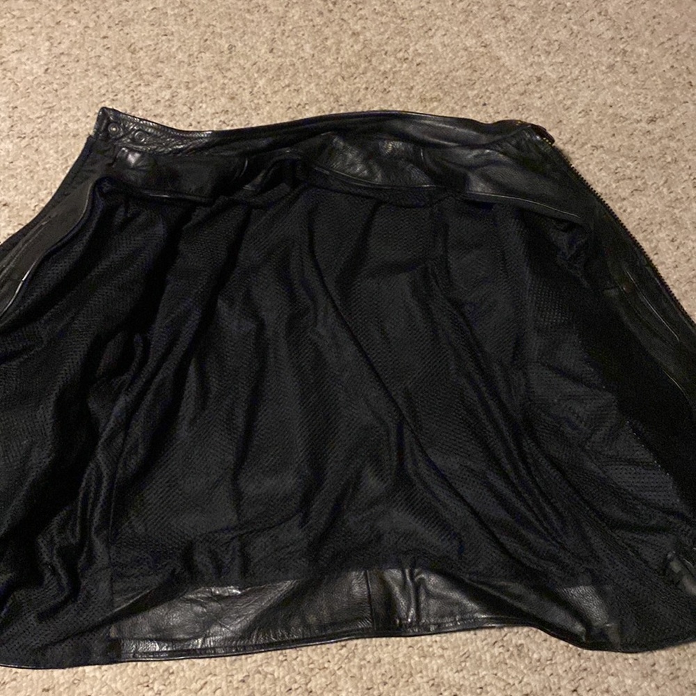 Leather jacket - Picture 2 of 5